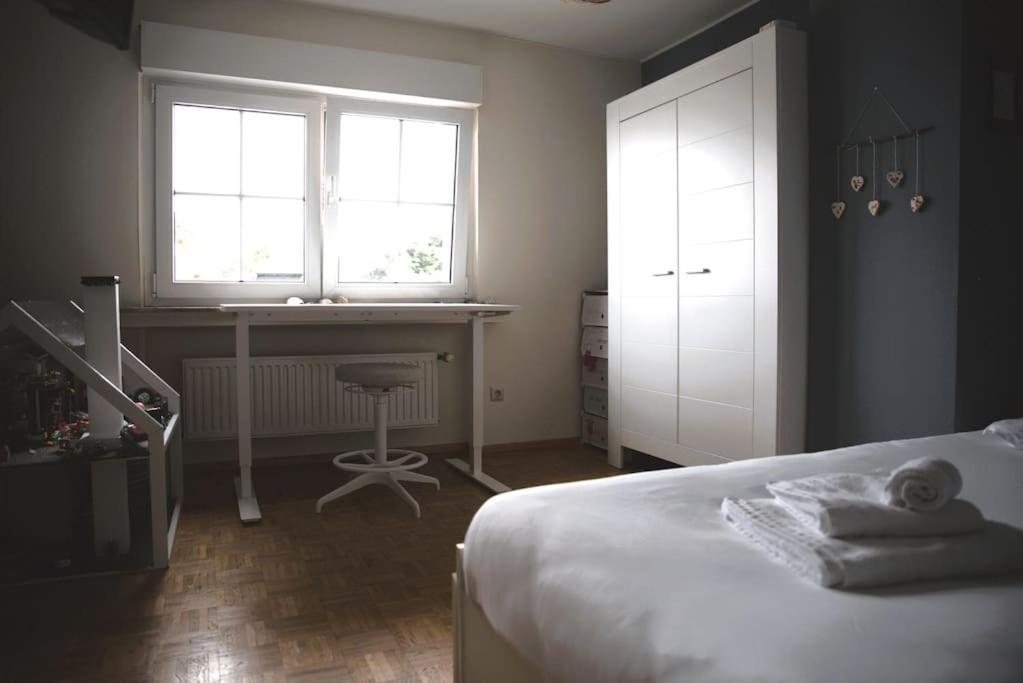 Cozy 3 Bedroom House With 11 Kw Electric Car Charger Hesperange Εξωτερικό φωτογραφία